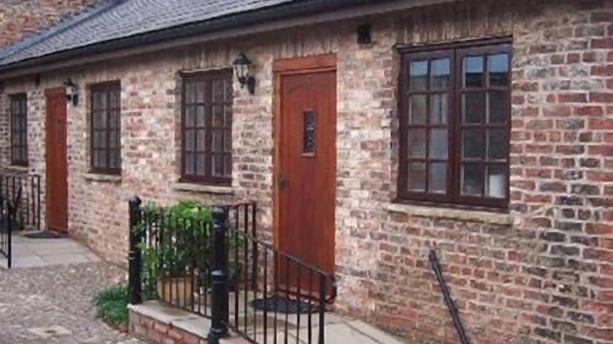 Flaxton Cottage | Cottage Wash House at Thompsons Arms Holiday Lets + B & B