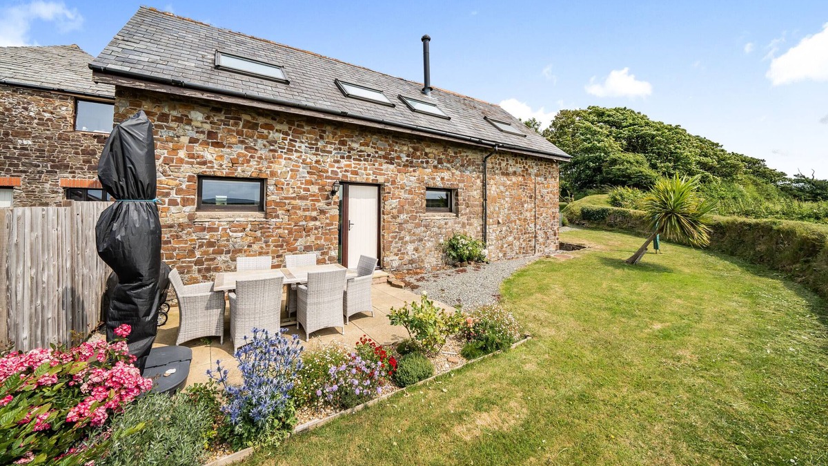 Hartland Cottage | Cottage with 3 ensuite bedrooms and Sea Views. North Devon Heritage Coast.