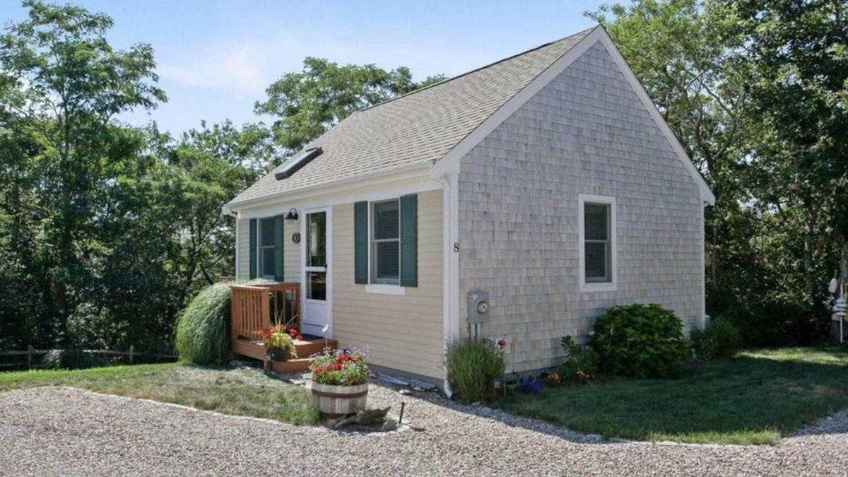 North Truro Cottage | Cottage with bonus living area in N. Truro, on the beautiful Outer Cape