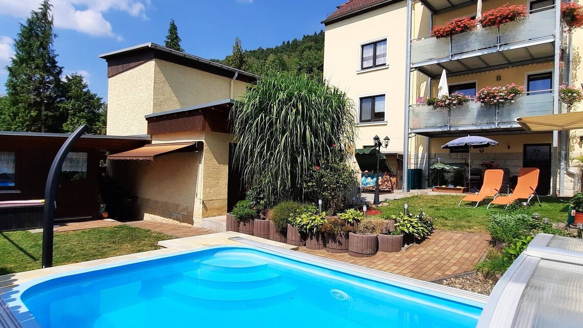 Rathmannsdorf House | Cottage with garden and pool use