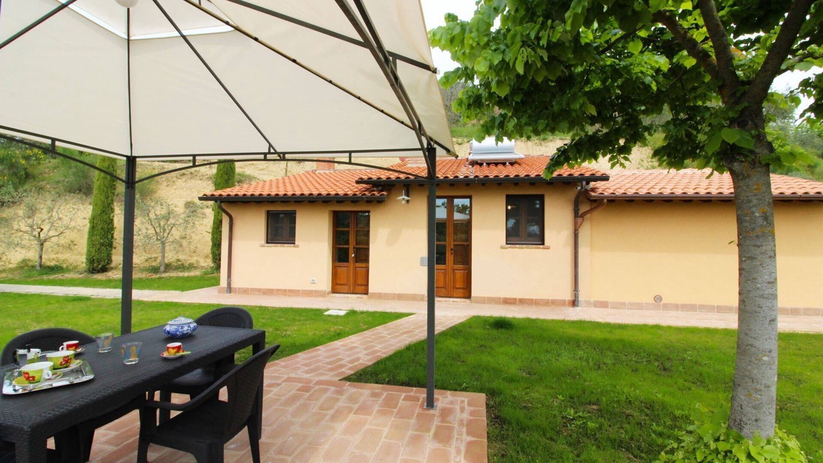 Montepulciano Villa | Cottage with private swimming pool, Jacuzzi and air conditioning. Extremely panoramic position, surr