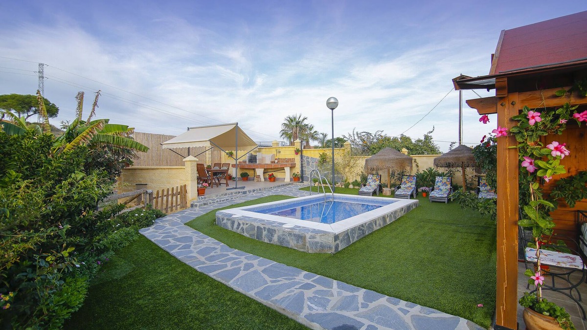 Almayate Bajo Cottage | cottage with private pool near the sea