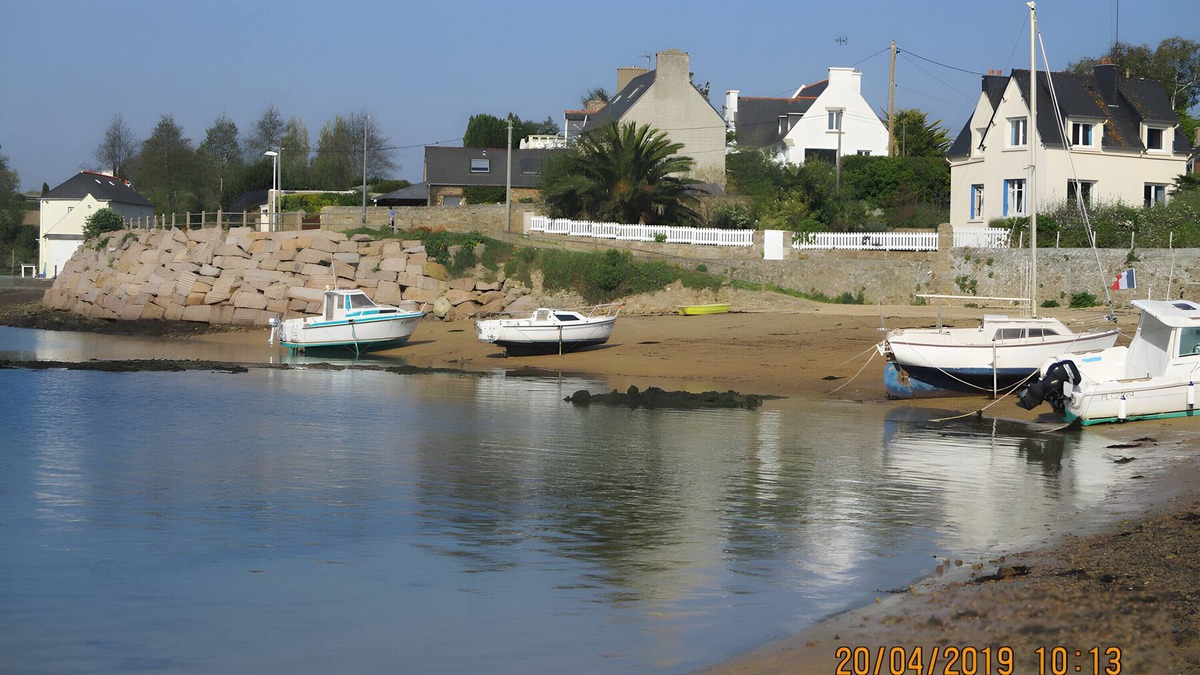 Lanmodez House | Cottage with Stunning Sea View, Direct Beach Access