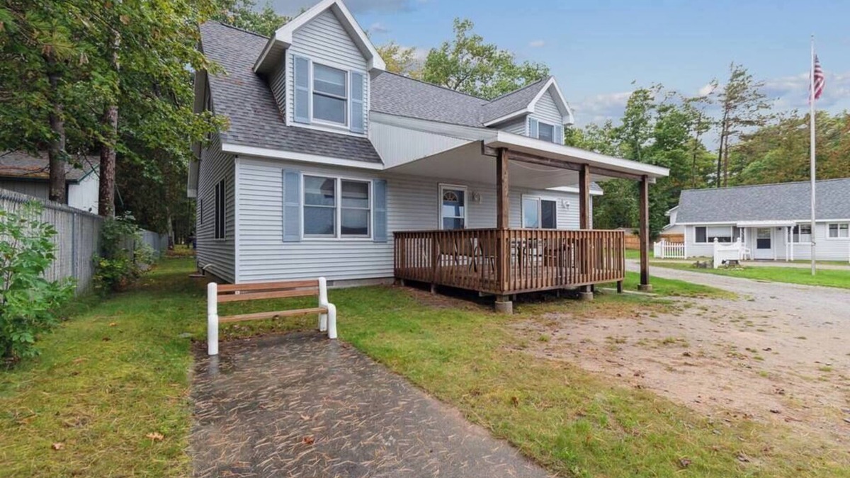 Greenbush Apartment | Cottages 6-7-9 - 8BR Lakefront stay for 16