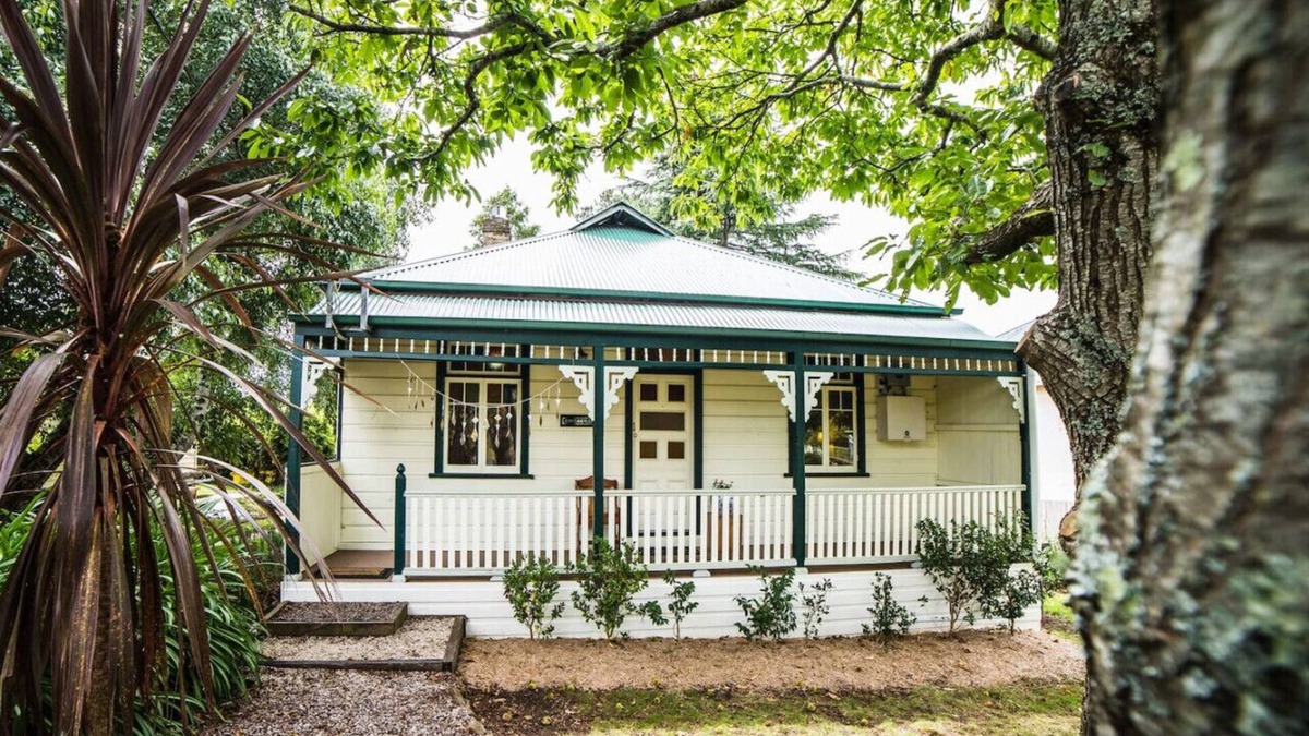 Blackheath House | Cottawalla - charming & cosy original early 1900's weatherboard cottage