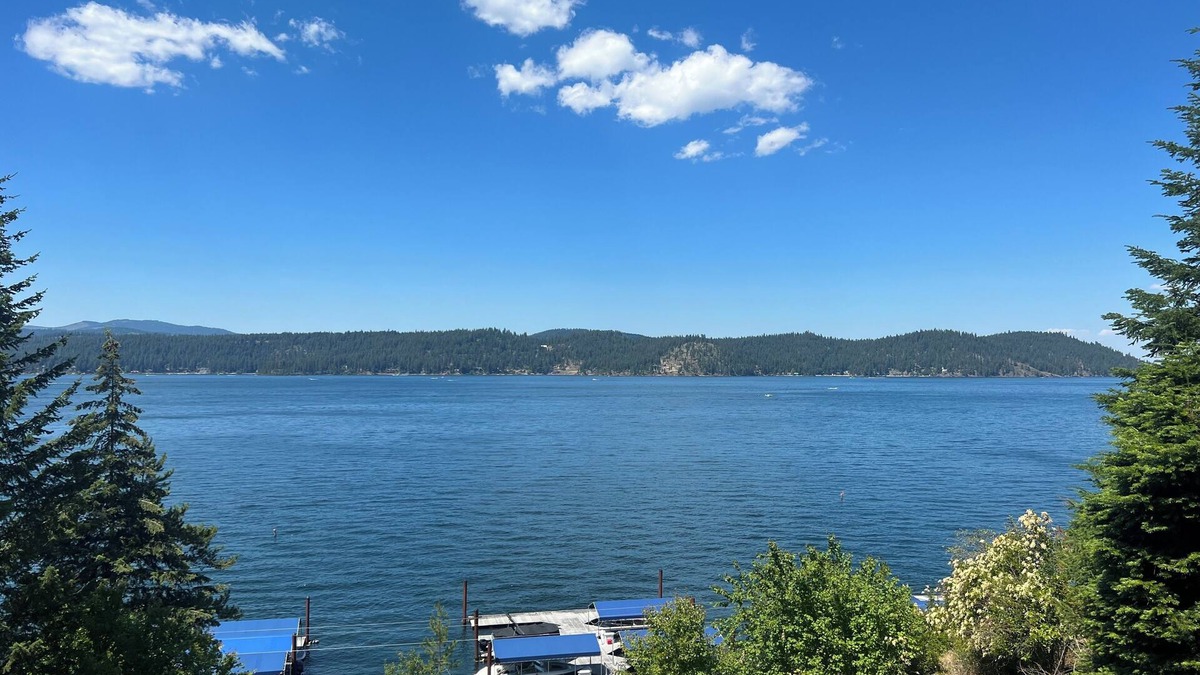 Coeur d'Alene House | Couer D'Alene Big Lake Views!