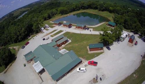 Chariton Hostel | Country Cabins Hotel
