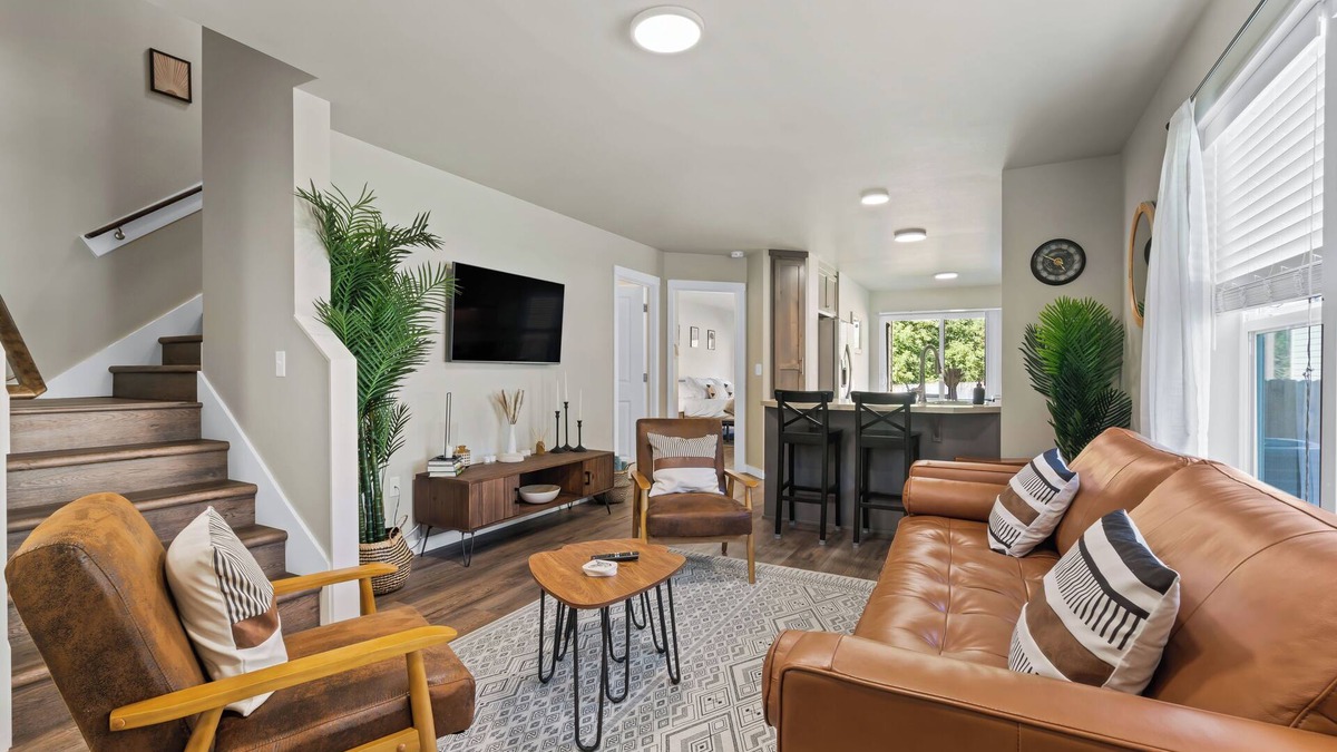 Heppner House | Country Charm with a modern touch, 3 bd/2 bath