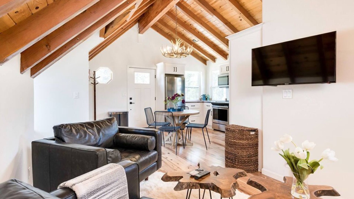 Carpenter Canyon Apartment | Country Chic Apartment on 5 Acres