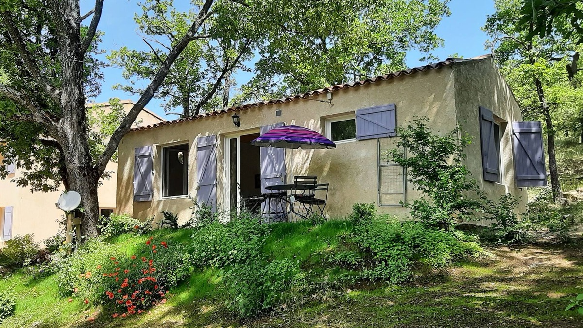 Sainte-Croix-a-Lauze House | Country cottage, calm and relaxation in the sun.