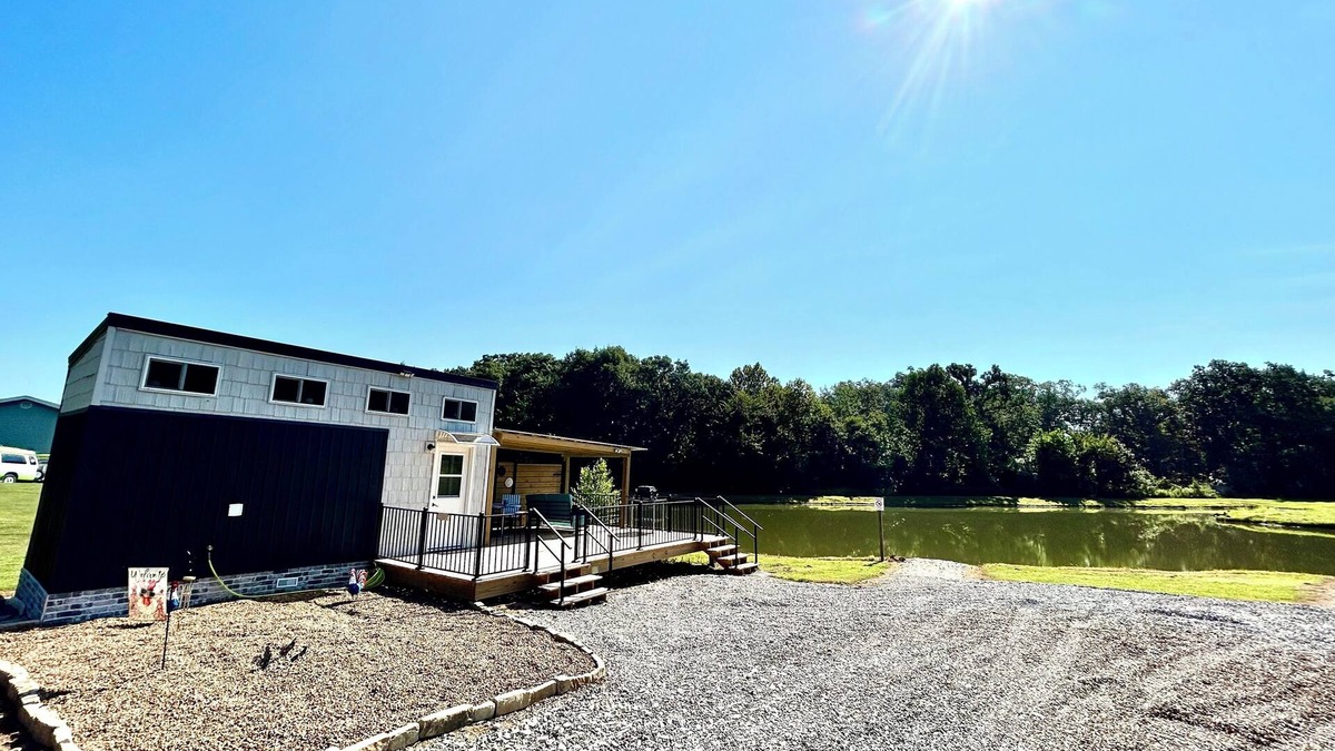 Fulton Cabin | Country Container Tiny House. Experience peace by the water & native wildlife!