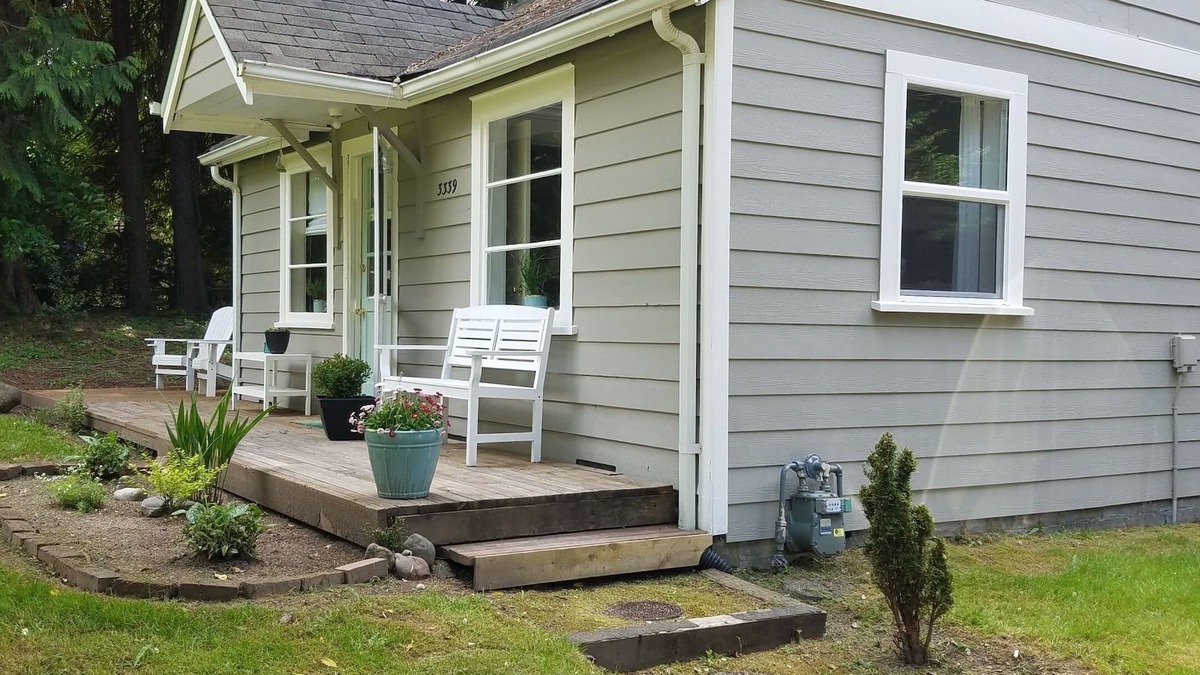 Olympia House | Country Cottage Cuteness!