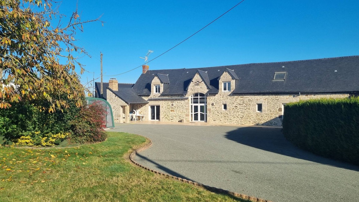Mont-Saint-Jean Villa | country cottage with indoor pool and Jacuzzi for 14 people
