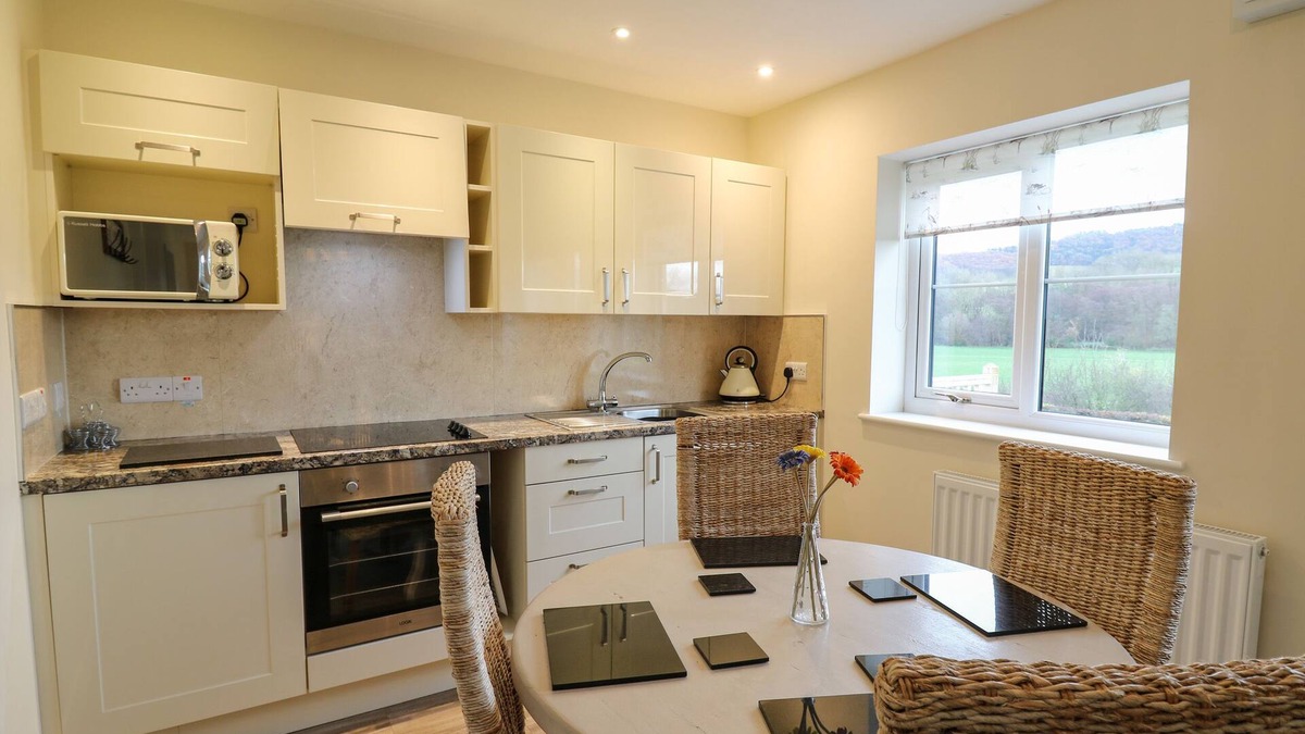 Llanfihangel Tal-y-llyn Cottage | Country Cottage