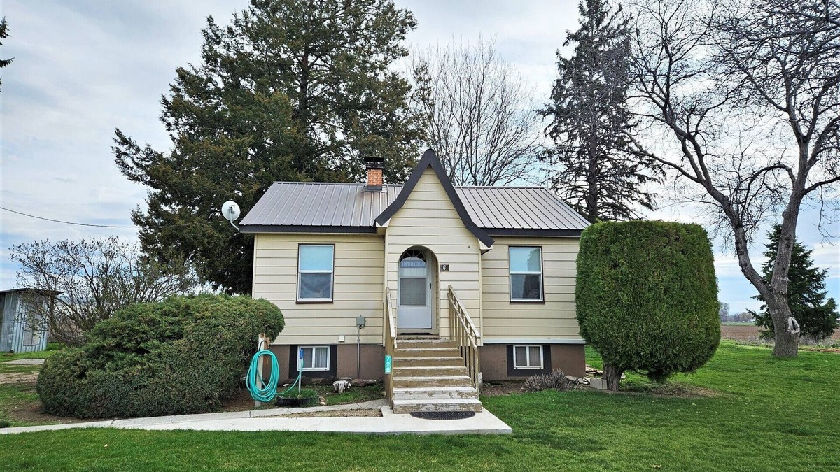 Weiser Cottage | Country Cottage just minutes from downtown Weiser. Pet friendly!