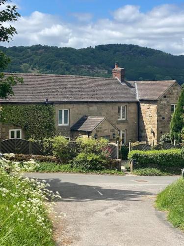 Holestone Moor House | Country Cottage with great outside space & views