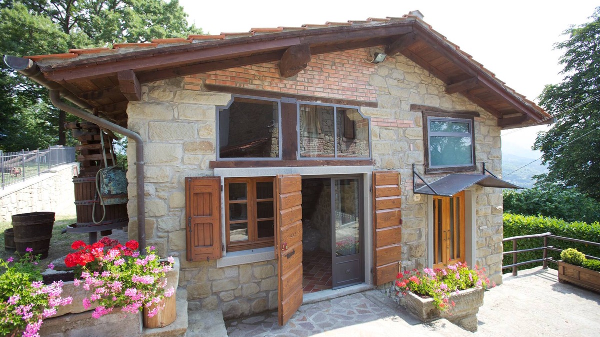 Porciano House | Country cottage with private pool in the green Casentino area