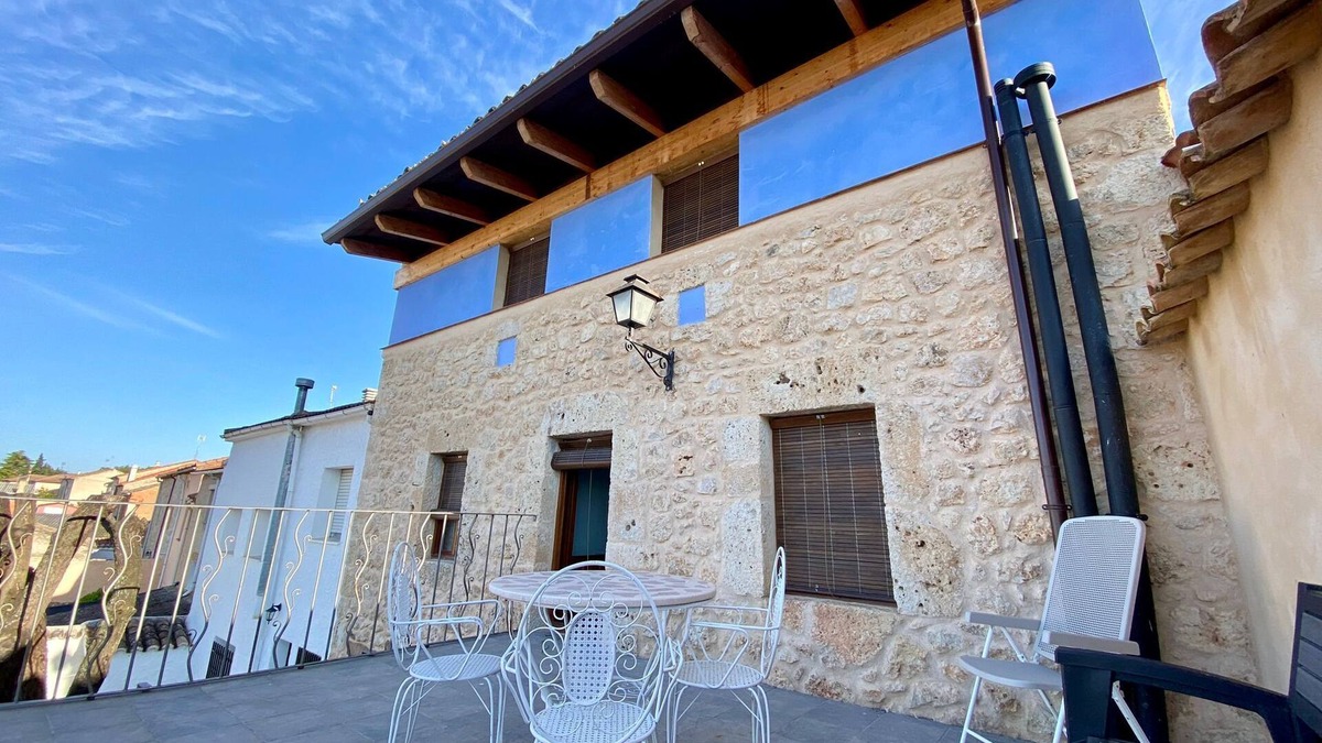 Mambrilla de Castrejon House | Country House 'La Mambla De La Ribera 1' with Mountain View, Shared Garden and Wi-Fi