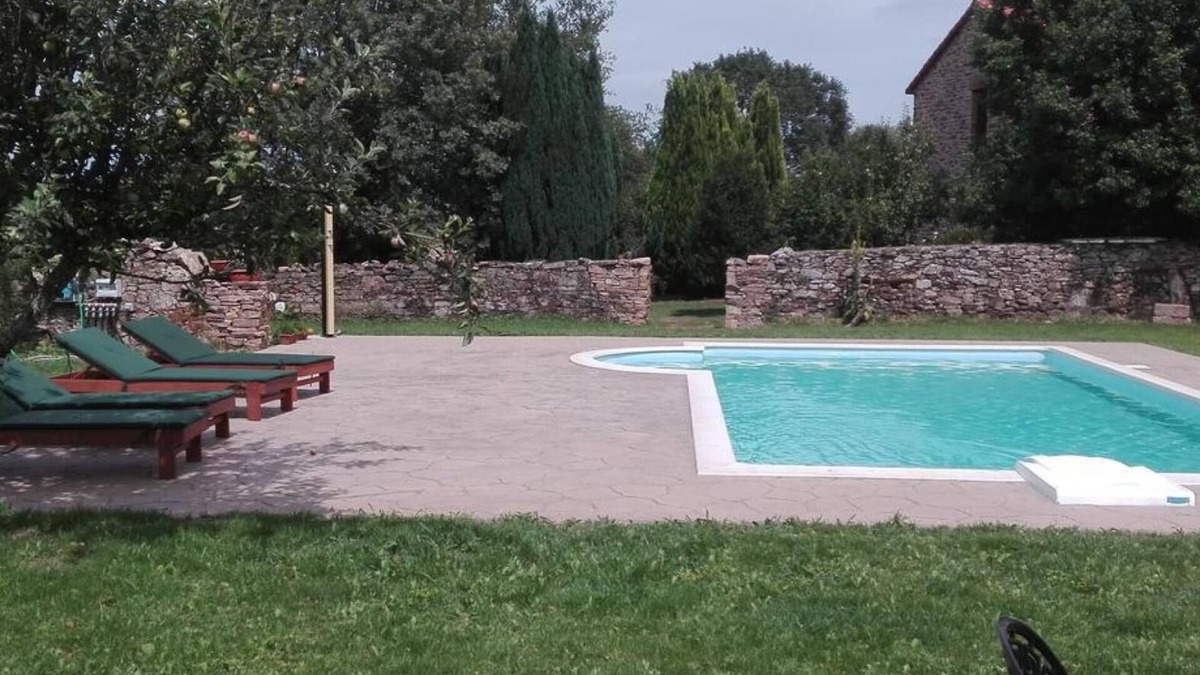 Santiago de Compostela House | Country House 'Os Vilares LI' with Shared Pool, Private Terrace and Wi-Fi