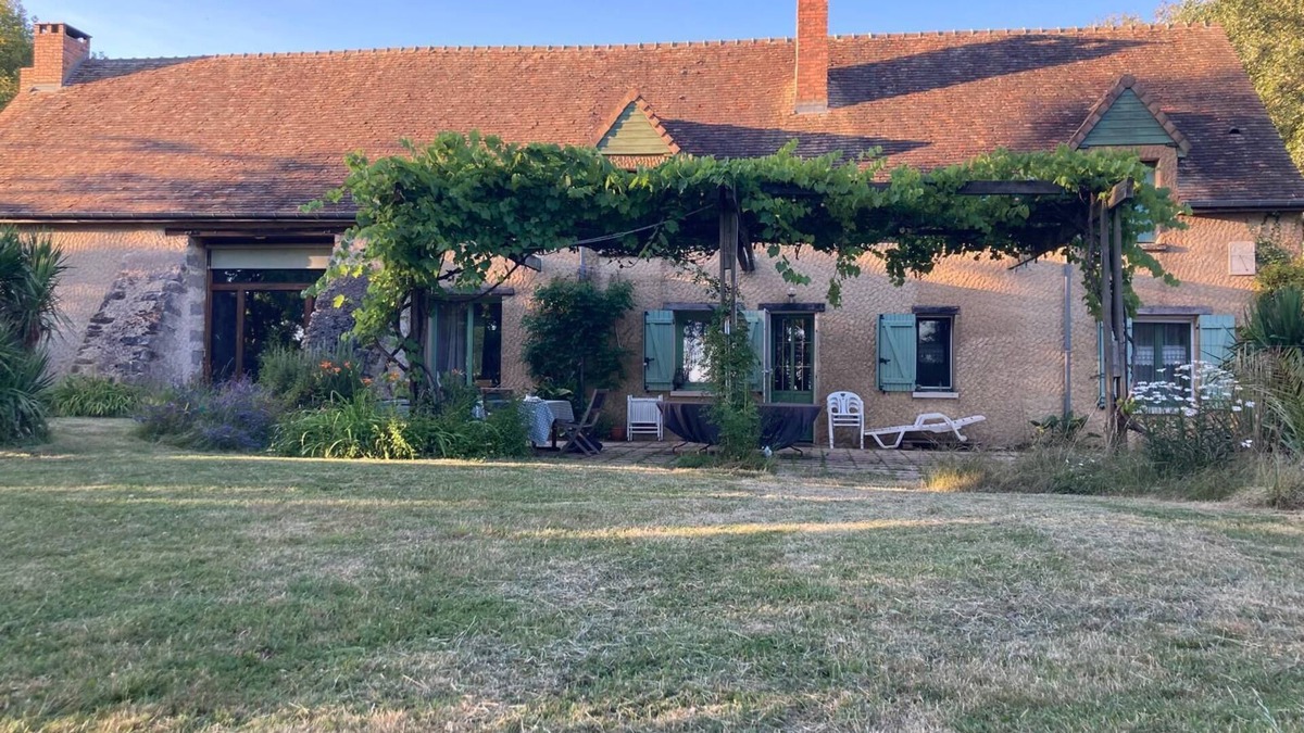 Bonnetable House | Country escape: cozy 10/12-person house in a natural setting.
