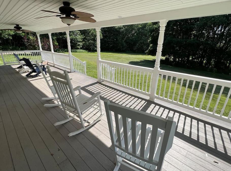 Friendsville House | Country Escape Private Hot Tub Fire Pit