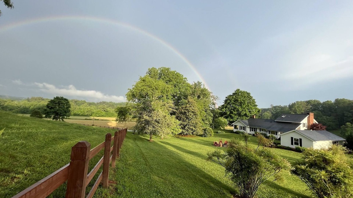 Arden House | Country estate yet near to everything! Kayaking, hiking, restaurants