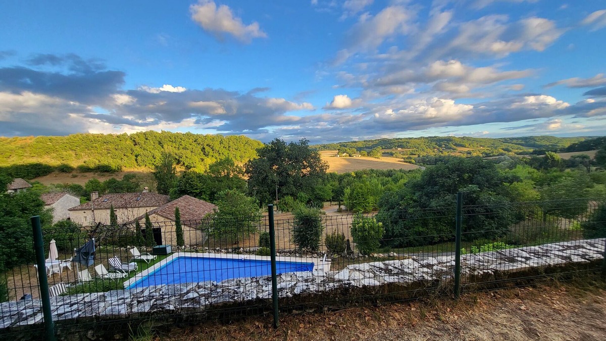 Montcuq House | Country house, quiet location, private pool. Country house. Magnificent view.