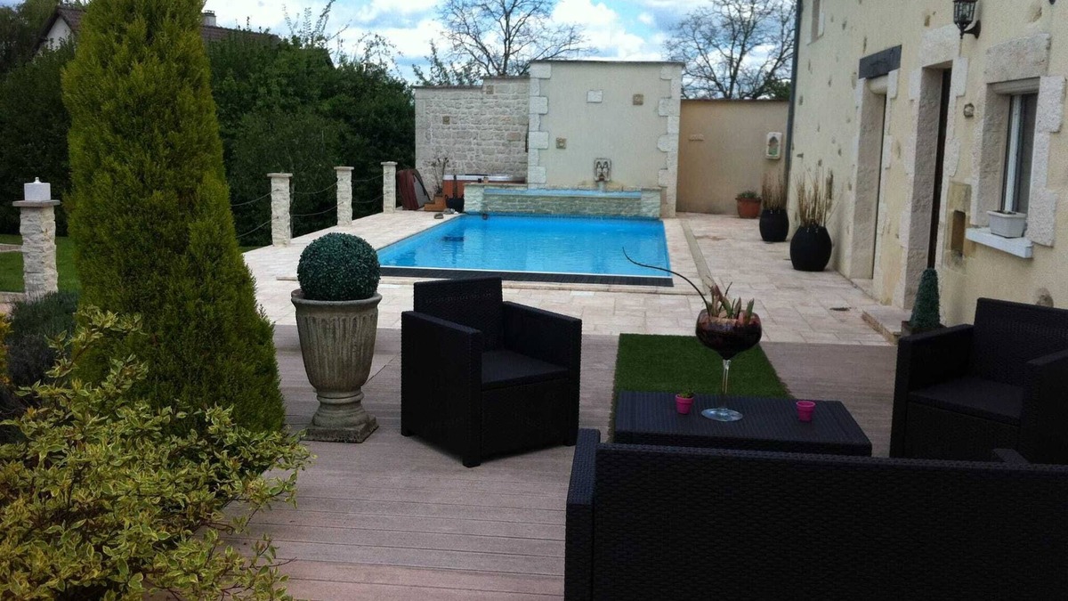 Saint-Jean-aux-Amognes House | Country house with swimming pool. 10 minutes from the center of Nevers.