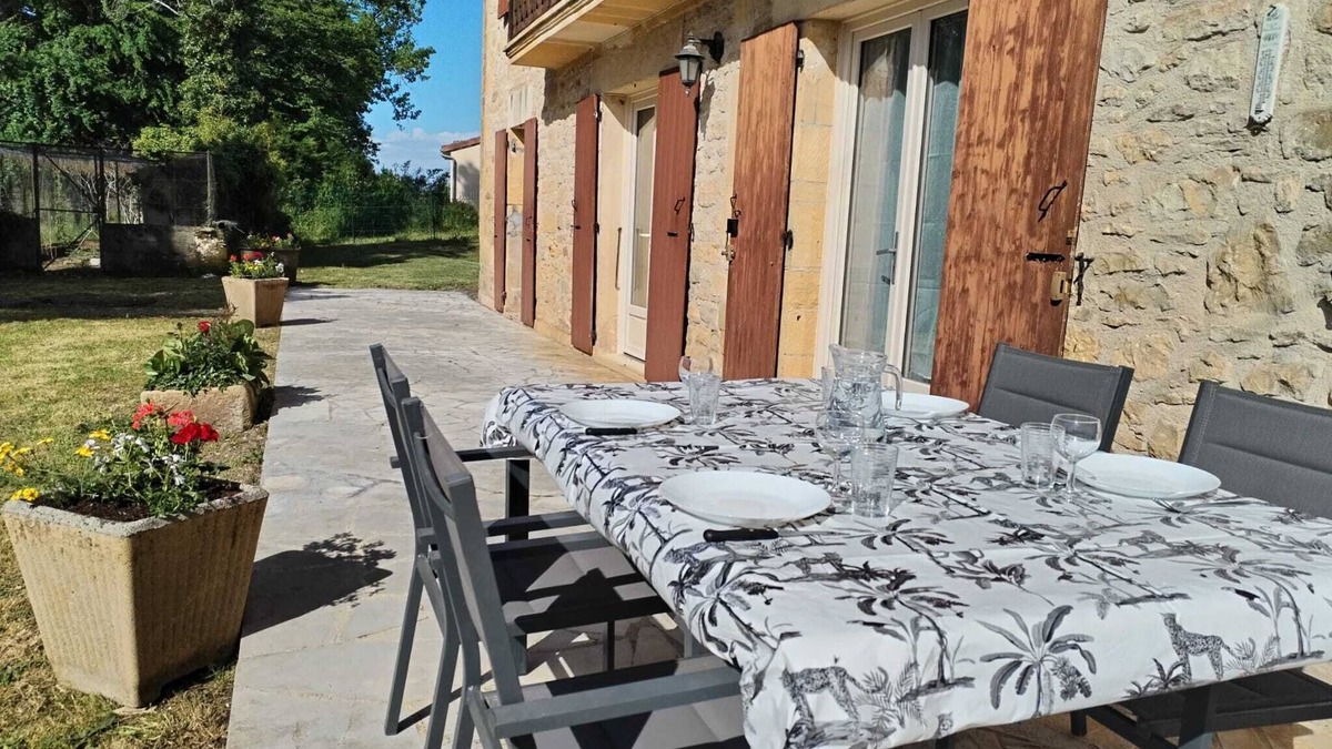 Calviac-en-Perigord House | Country gîte with Fénelon view, near Sarlat