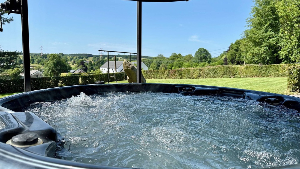 Gouvy House | Country gite with bubble bath, sauna and billard