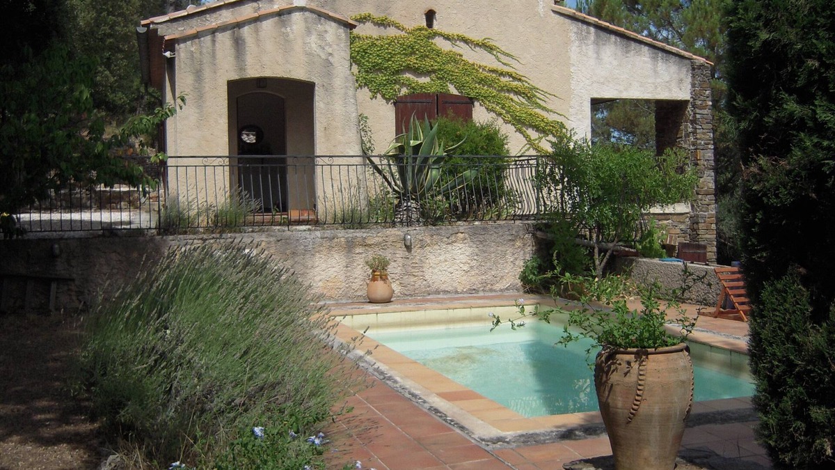 Meounes-les-Montrieux Villa | Country house 150 m2, 7,000m2 of wooded terraces, near Provençal village