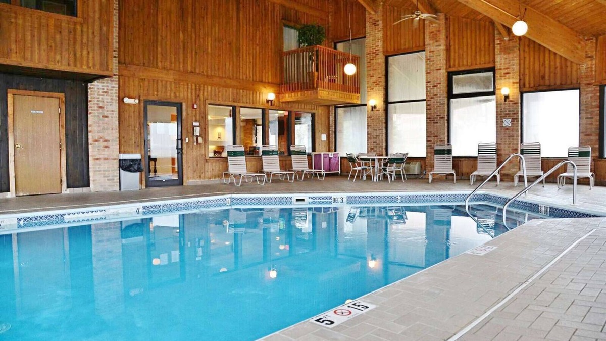 Kenton Hotel | Country Hearth Inn & Suites Kenton