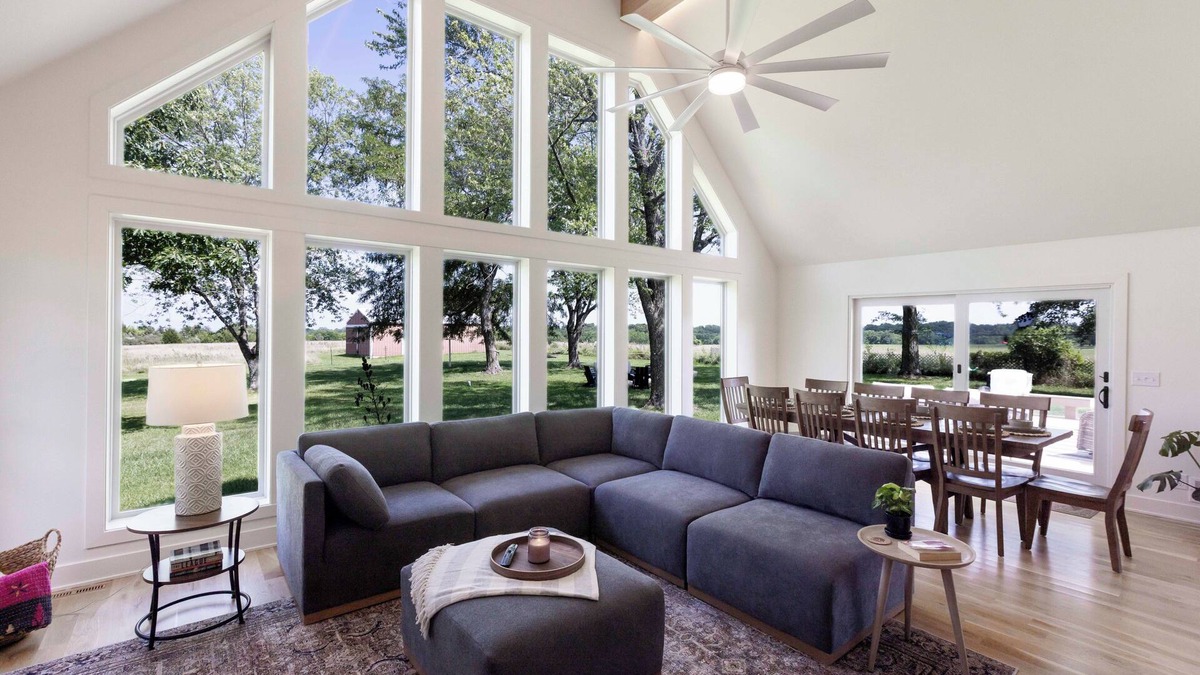 Wea House | Country Hilltop Retreat on 9.5 Acres Near KC & Overland Park Sleeps 10