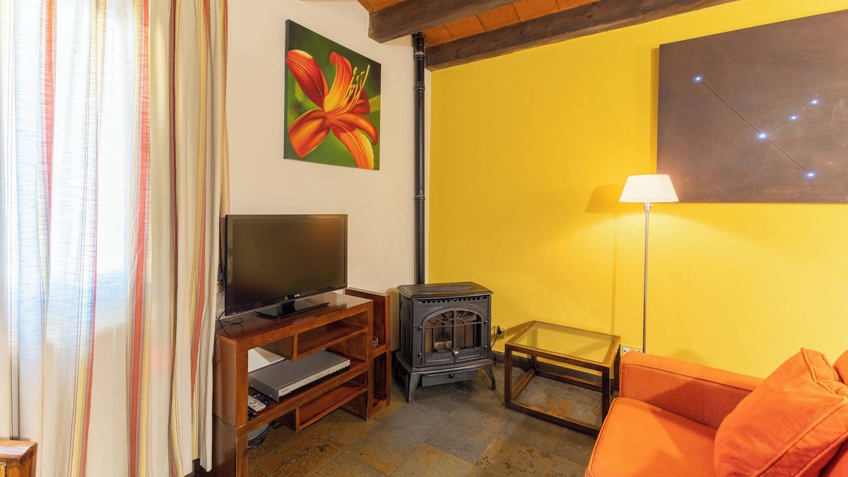 Braojos House | Country House 'Alojamiento Andromeda' with Mountain View and Wi-Fi