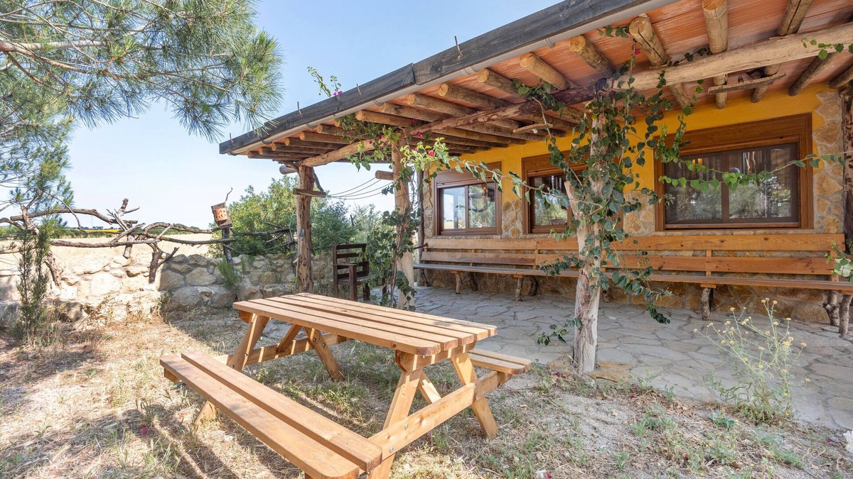 Jerez de la Frontera House | Country House 'Casaleja' with Lake Views, Wi-Fi and Air Conditioning