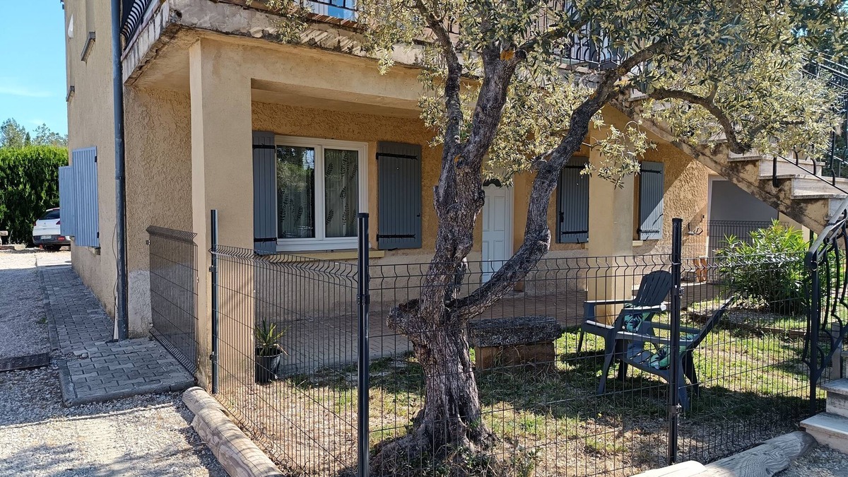 Pernes-les-Fontaines House | Country house near town center, 2 to 6 persons, above ground pool, 2 parking spaces