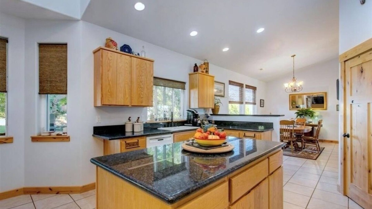 Highland House | Country home for the Family!