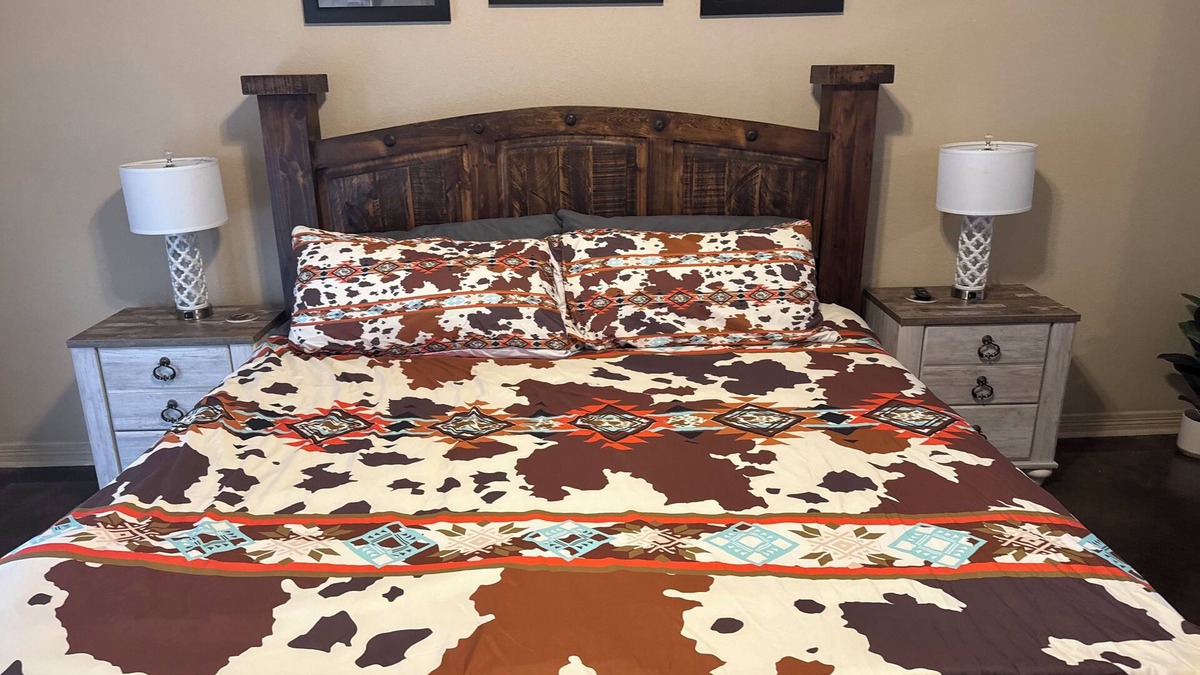 Springtown House | Country home with a brand new hot tub, WiFi and central air, spacious bad yard