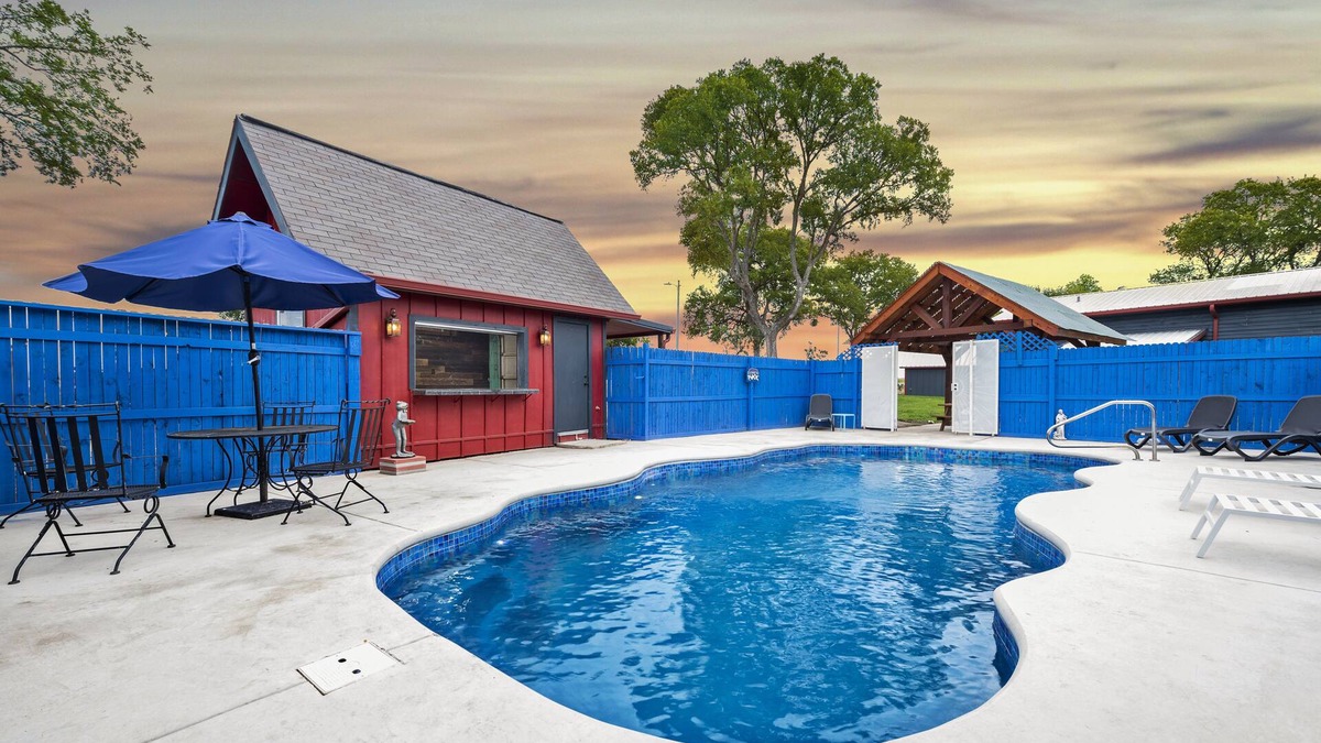 Schertz House | Country Homestead, Private in-ground pool, sleeps 8, Creekside, lots of parking