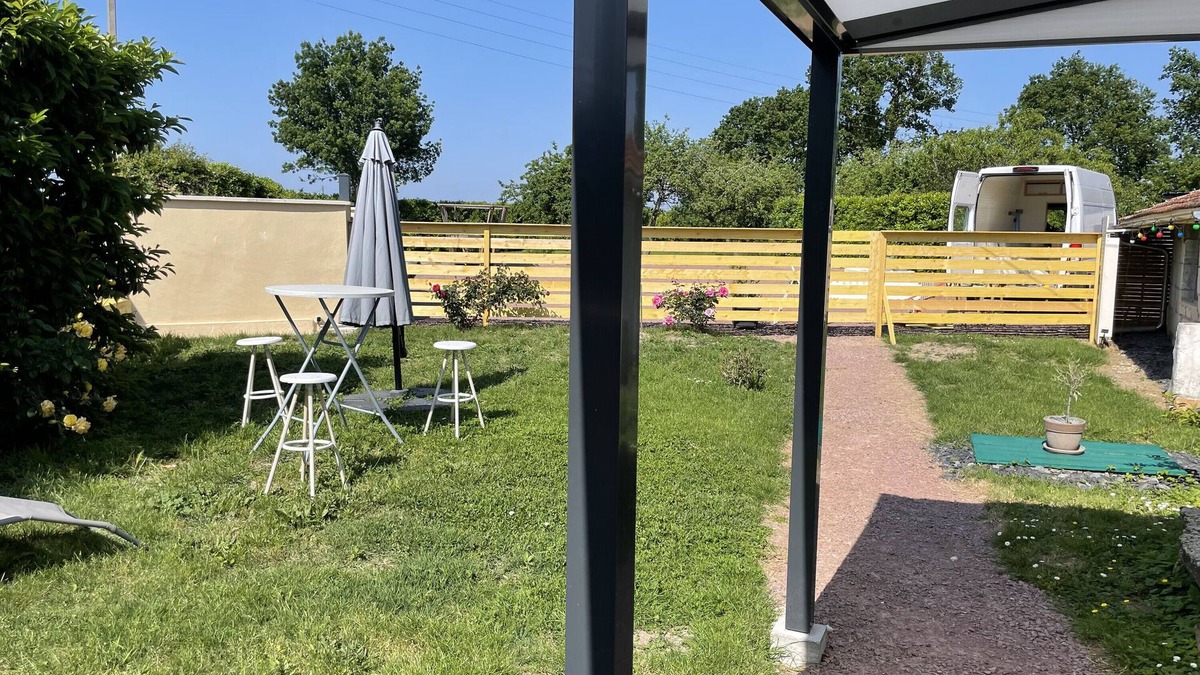 Saumur Val de Loire Villa | Country House 'Saumur, Proche, Les 3 Gîtes' with Private Terrace, Private Garden and Wi-Fi
