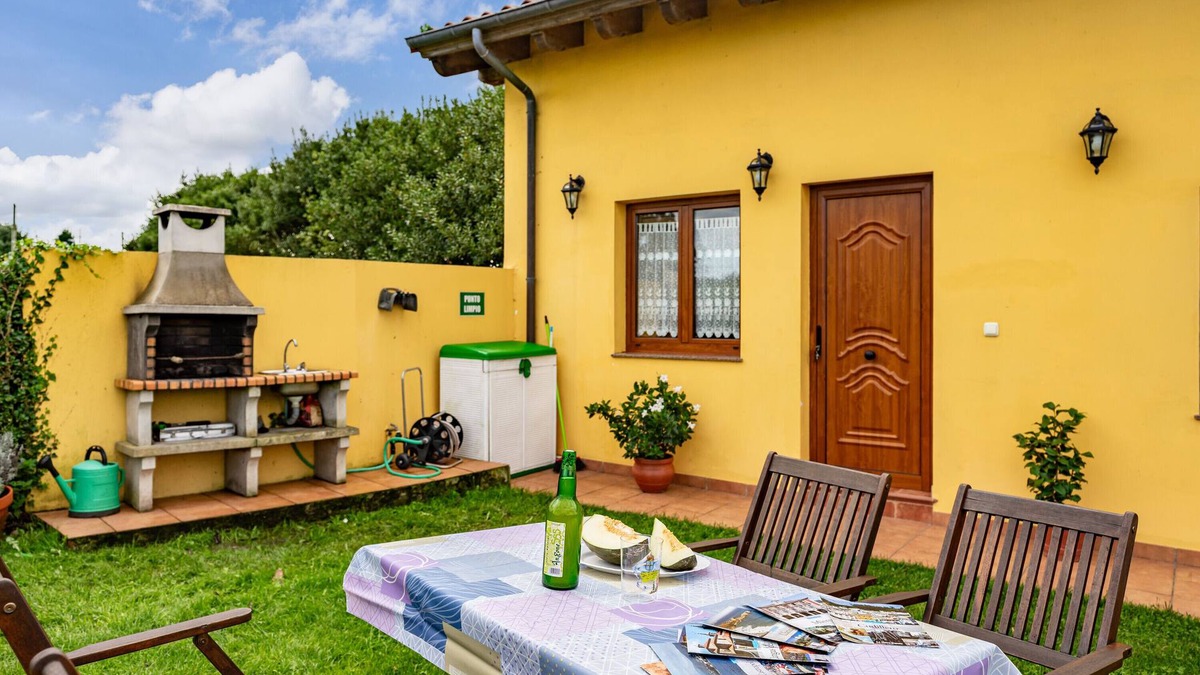 Susacasa House | Country House 'Apartamento Rosa' with Shared Garden