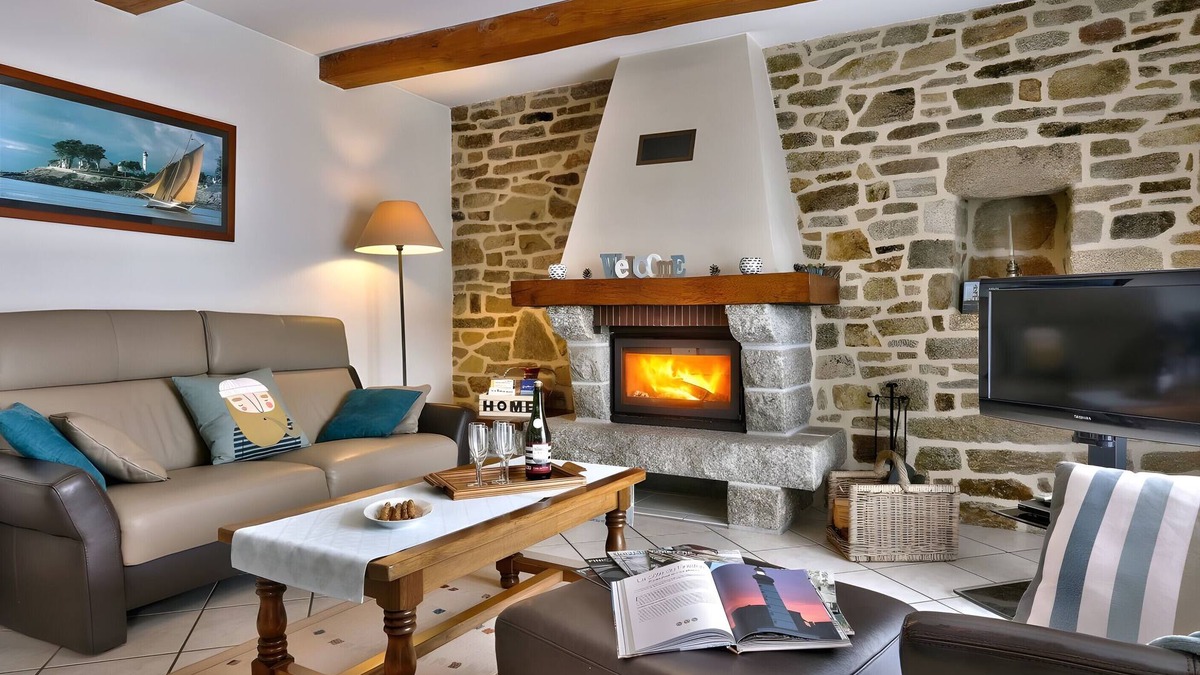 Mahalon House | Country House "Au Calme" with Private Terrace, Private Garden and Wi-Fi