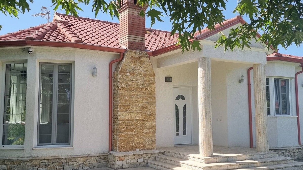 Ardenice Cottage | Country House Bubullime Albania. Villa-Cottage. 3-bedroom, WiFi, AC. In Lushnje.