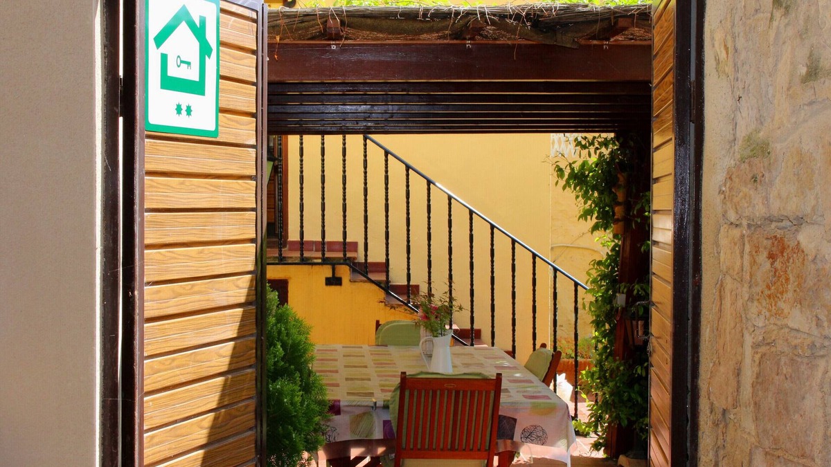 Miranda de Arga House | Country House 'Casa Rural Xixa Landetxea' with Mountain View, Private Terrace and Wi-Fi