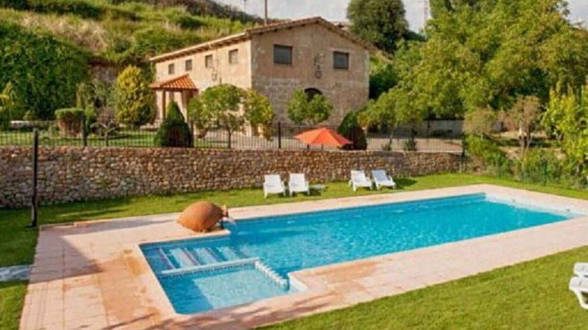 Ciudad Rodrigo House | Country House 'Casa Rural El Manantial' with Mountain View, Private Pool and Private Terrace