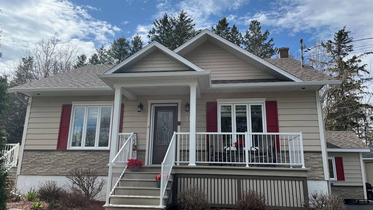 Saint-Pacome House | Country house