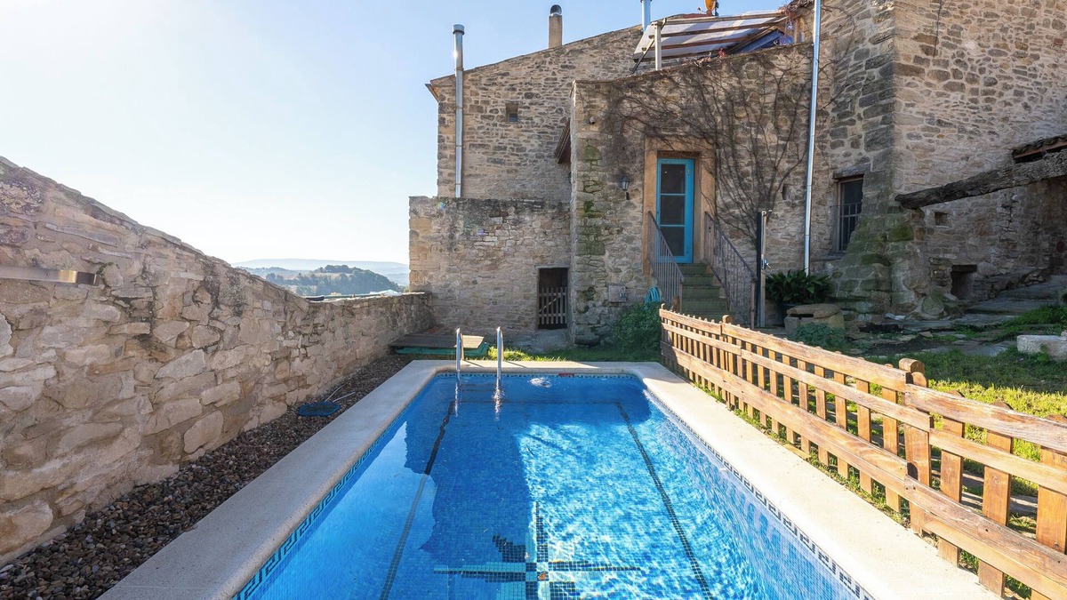 Guialmons House | Country House 'Can Gasol' with Mountain View, Private Pool and Wi-Fi