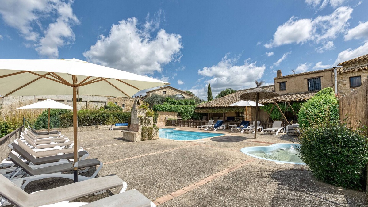 Llampaies House | Country House 'Casa Rural La Pallissa Con Piscina' with Mountain View, Shared Pool and Wi-Fi