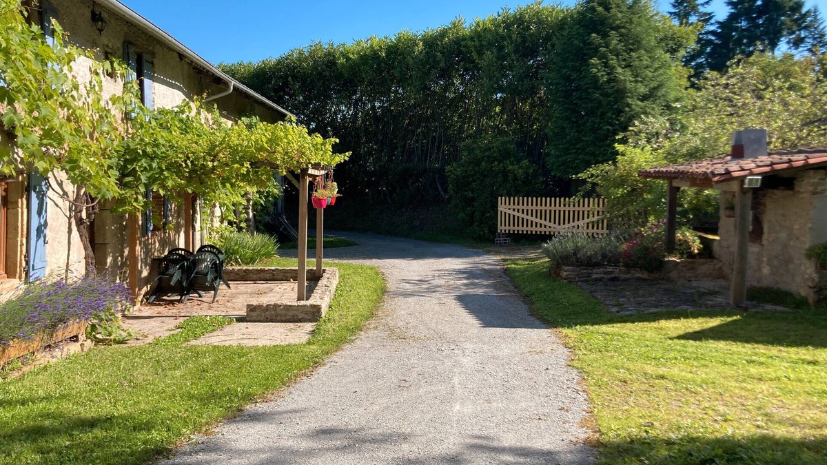 Nantiat House | Country House 'Chez Bonneau' with Private Terrace and Shared Garden