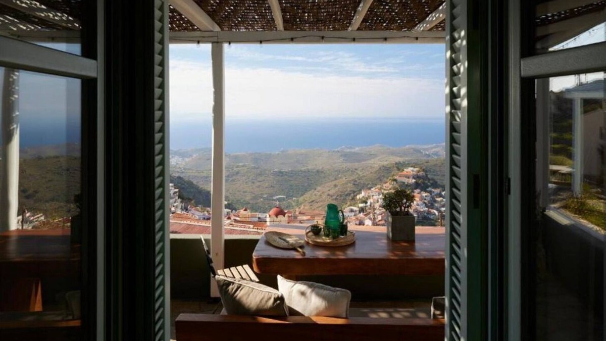 Ioulida Villa | Country House 'Cycladic Villa Eroza' with Sea View, Wi-Fi and Air Conditioning